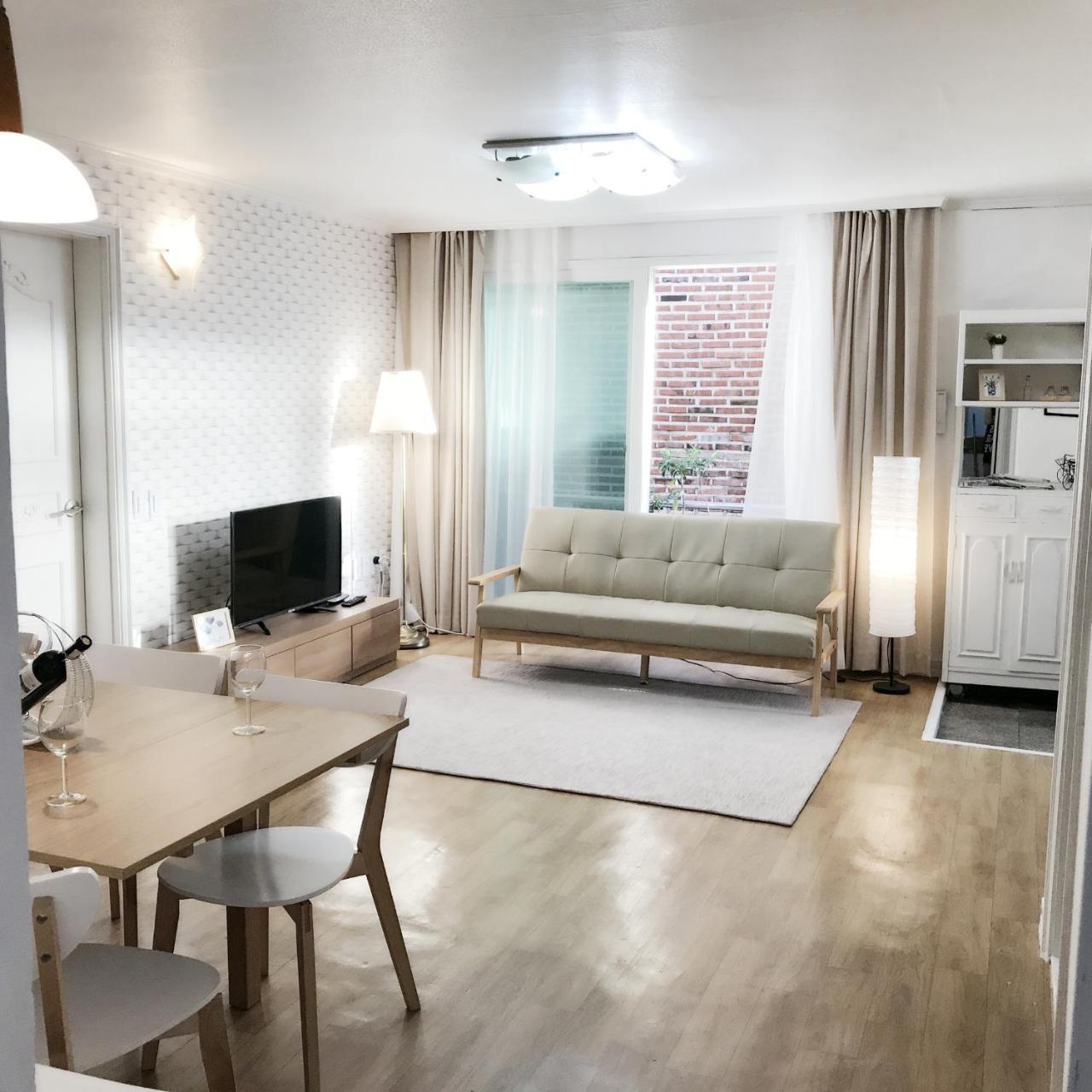 Hongdae Zoe Three Room House Сеул Экстерьер фото