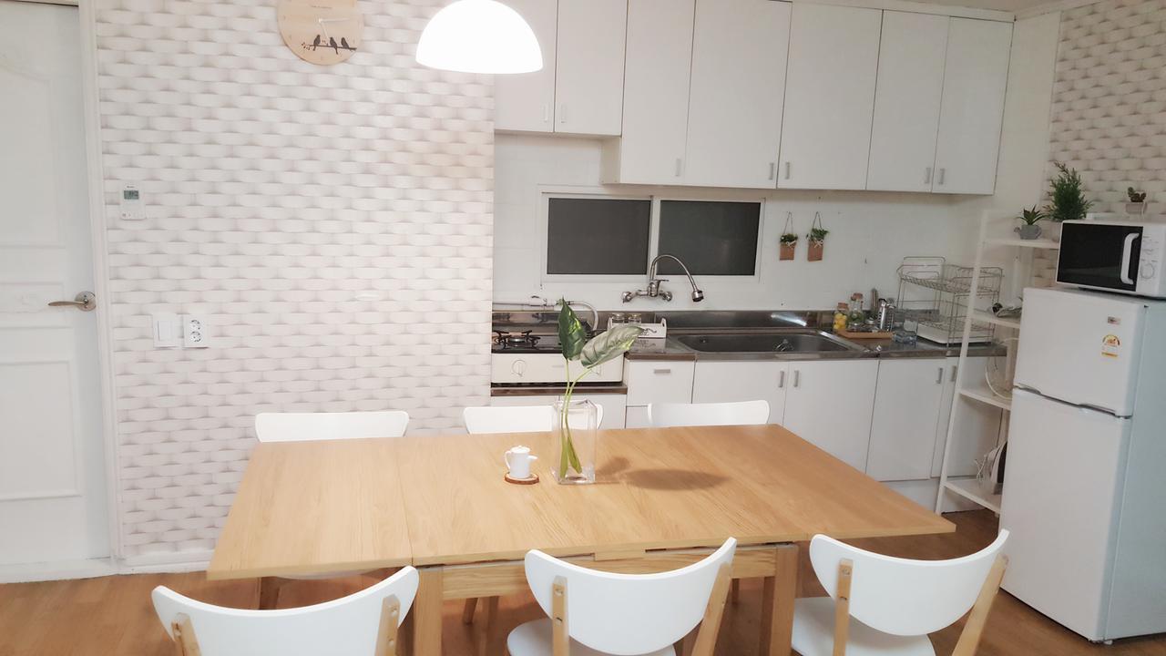 Hongdae Zoe Three Room House Сеул Экстерьер фото